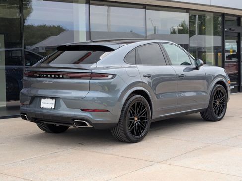 New 2026 Porsche Cayenne Coupe AWD/4WD image 9