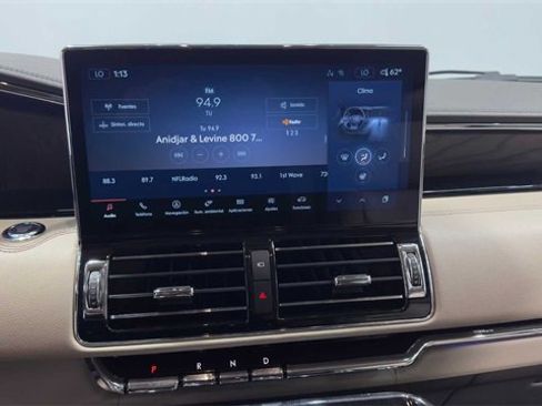 Used 2024 Lincoln Navigator Premiere image 32