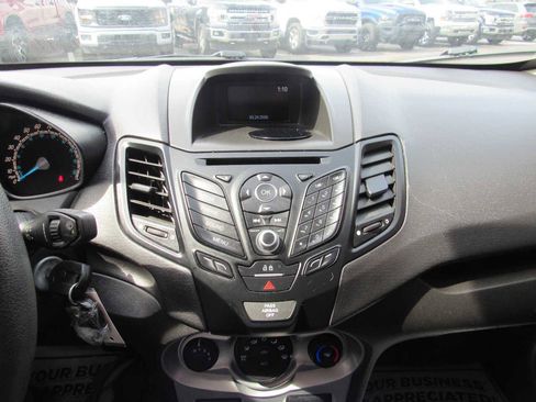 Used 2019 Ford Fiesta SE image 12