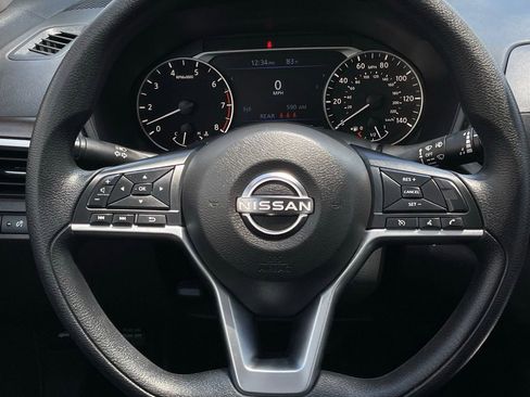 Used 2024 Nissan Altima 2.5 SV FWD image 13