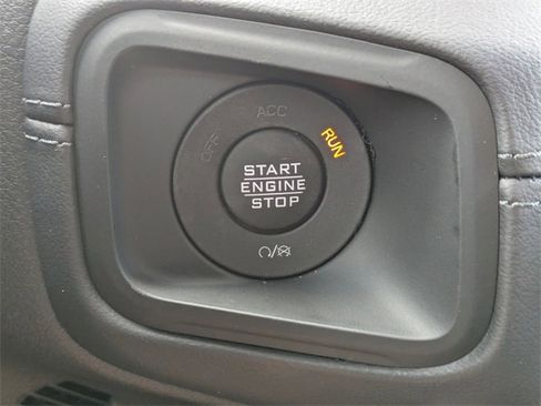 New 2025 Jeep Gladiator Sport image 32