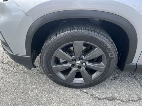 Used 2023 Honda Pilot Sport image 12