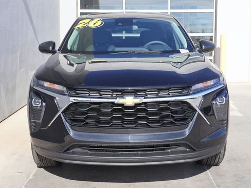 Used 2026 Chevrolet Trax LS FWD image 5