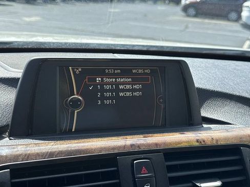 Used 2014 BMW 320i xDrive Sedan AWD/4WD image 18