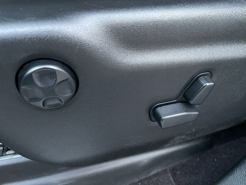 Used 2017 Jeep Grand Cherokee Limited image 35