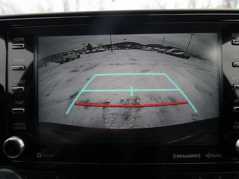 Used 2022 Toyota Highlander XLE image 28