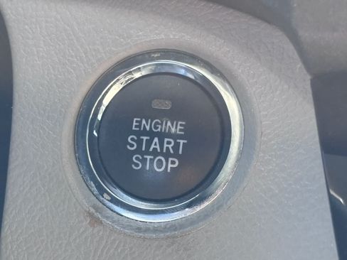 Used 2020 Toyota Sienna XLE w/ XLE Navigation Package FWD image 25
