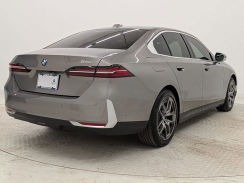 Certified 2026 BMW 530i w/ Premium Package image 9