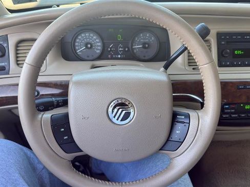 Used 2009 Mercury Grand Marquis LS RWD image 32