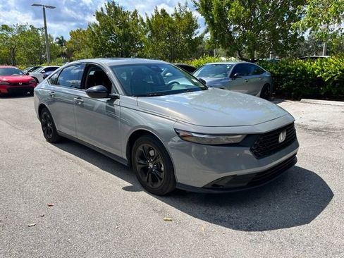 Used 2025 Honda Accord SE image 1