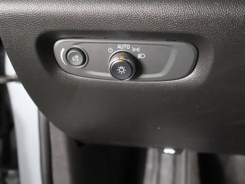 Used 2023 Chevrolet Traverse LT AWD/4WD image 36