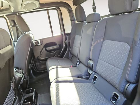 Used 2024 Jeep Gladiator Mojave w/ Safety Group image 13