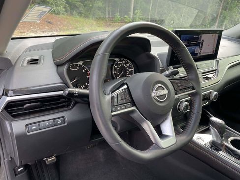 Used 2023 Nissan Altima 2.5 SR w/ SR Premium Package FWD image 8
