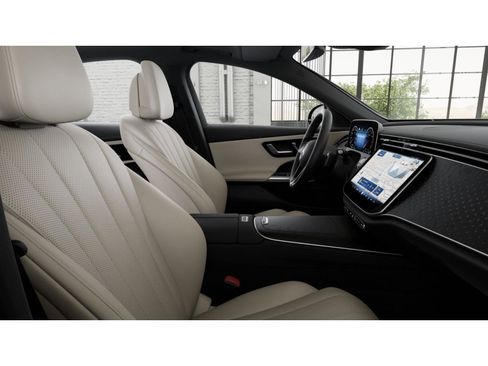New 2026 Mercedes-Benz E 350 4MATIC Sedan image 4