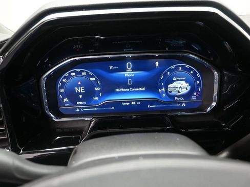 Used 2025 Chevrolet Silverado 1500 LT RWD image 12