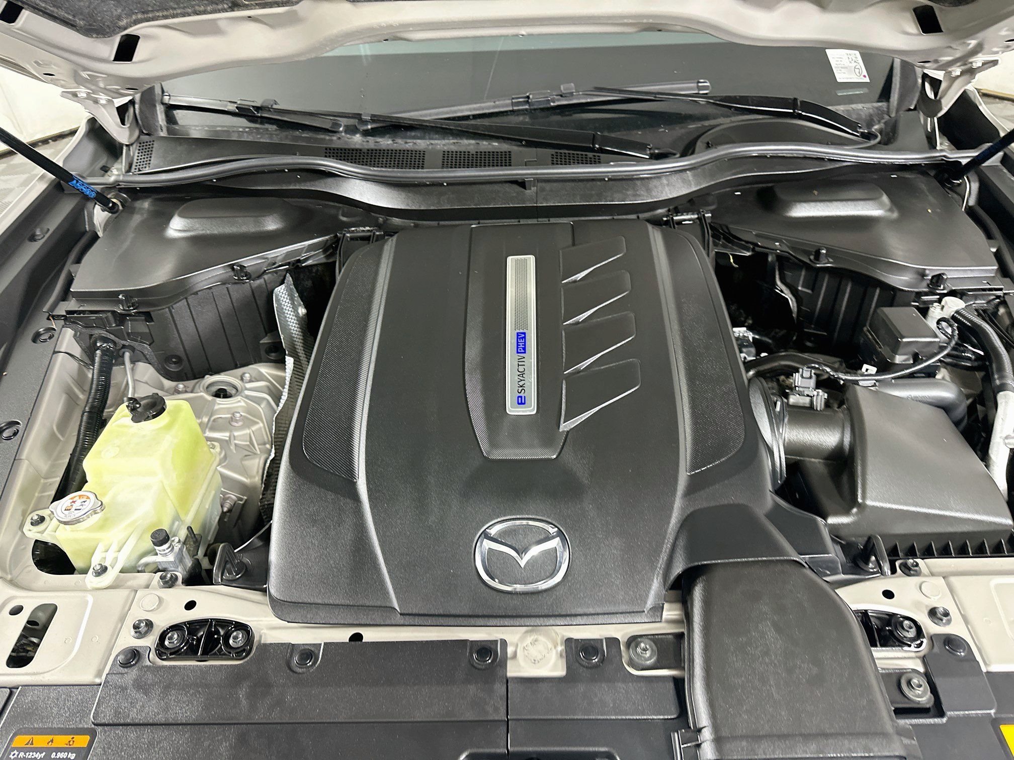 Used 2025 MAZDA CX-90 Plug-In Hybrid w/ Preferred AWD/4WD image 35