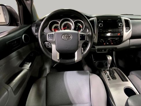 Used 2012 Toyota Tacoma 4x4 Double Cab w/ TRD Off-Road Pkg image 5