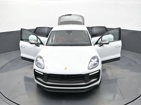 Certified 2024 Porsche Macan Turbo AWD/4WD image 32