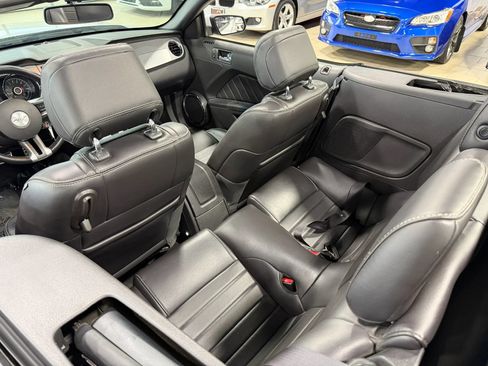 Used 2014 Ford Mustang Premium RWD image 28