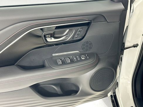 Used 2025 Acura ADX A-Spec image 19