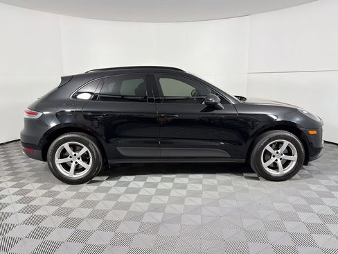 Certified 2021 Porsche Macan image 8