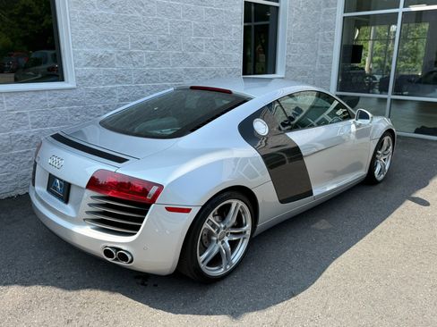 Used 2011 Audi R8 V8 image 17