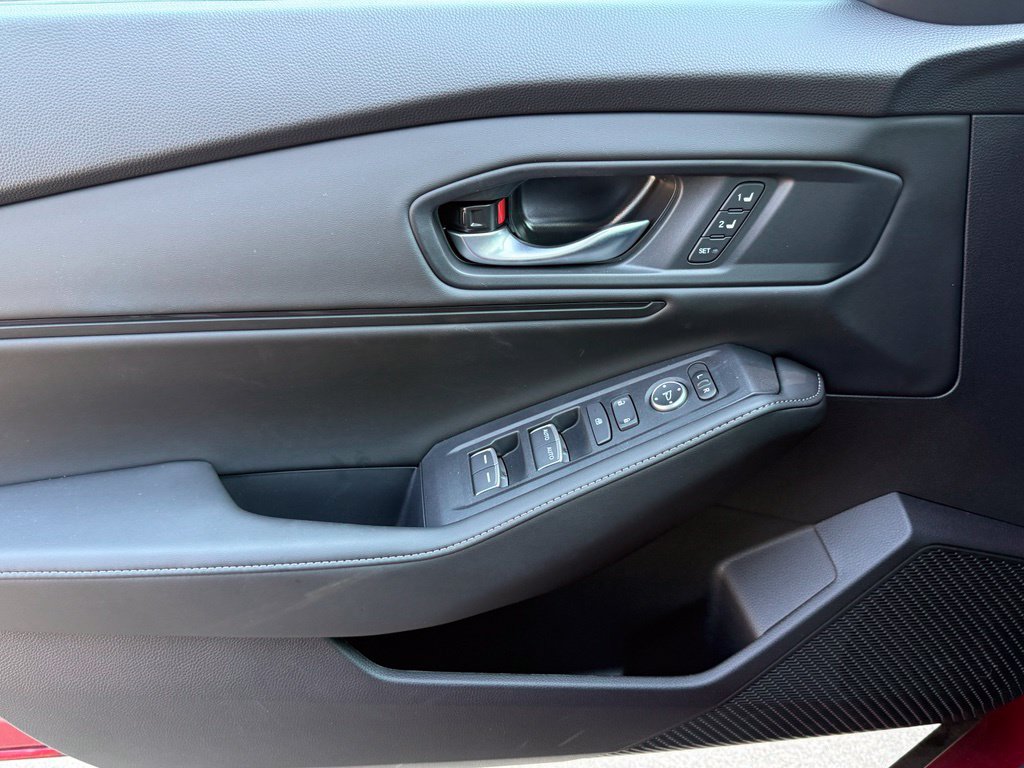 Used 2025 Honda Accord Sport image 28