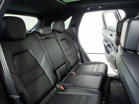 New 2026 Porsche Cayenne AWD/4WD image 22