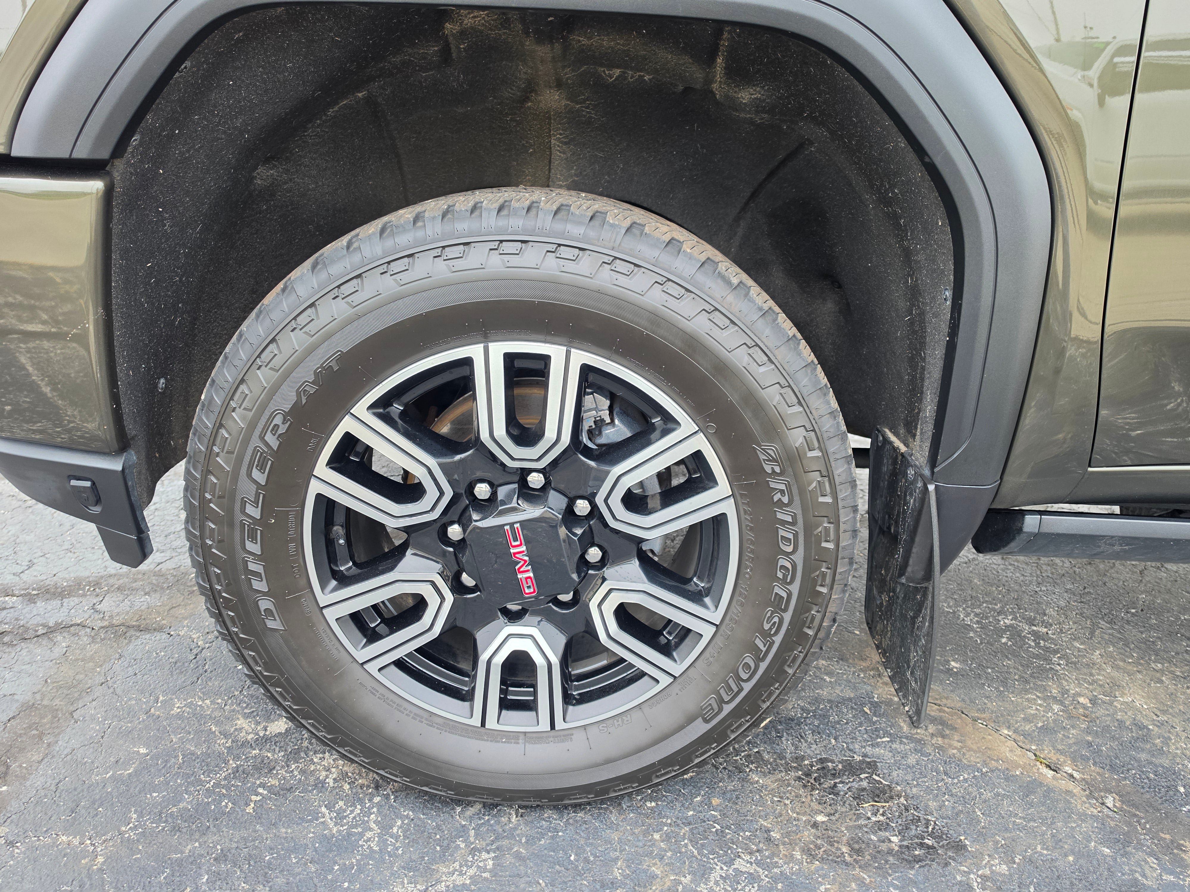 Used 2022 GMC Sierra 2500 AT4 w/ AT4 Preferred Package AWD/4WD image 17