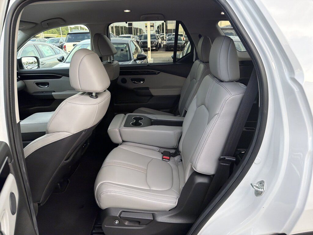 Used 2024 Honda Pilot EX-L image 8