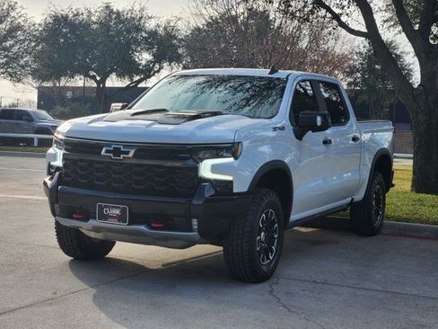 Used 2024 Chevrolet Silverado 1500 ZR2 image 12