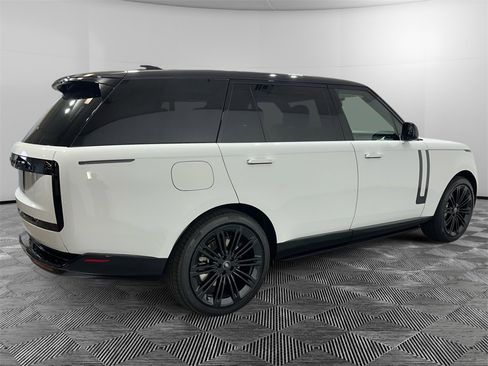 New 2025 Land Rover Range Rover Long Wheelbase SE image 6