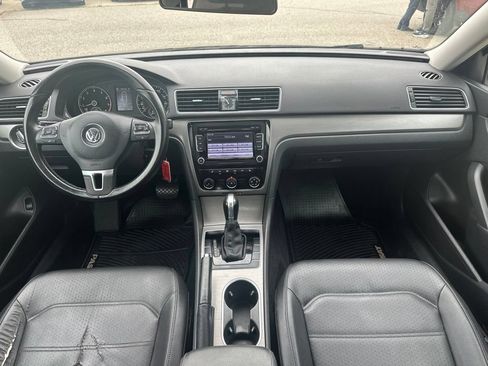 Used 2015 Volkswagen Passat 1.8T SE FWD image 14