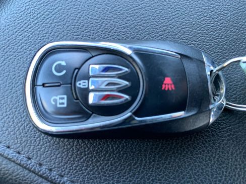 Used 2025 Buick Envista Sport Touring image 22