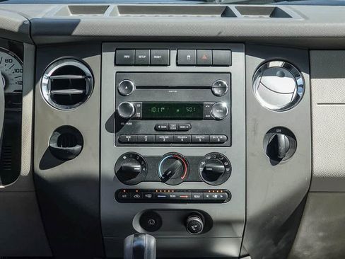 Used 2008 Ford Expedition XLT RWD image 12