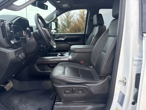 Used 2024 Chevrolet Silverado 3500 LTZ w/ LTZ Plus Package image 12