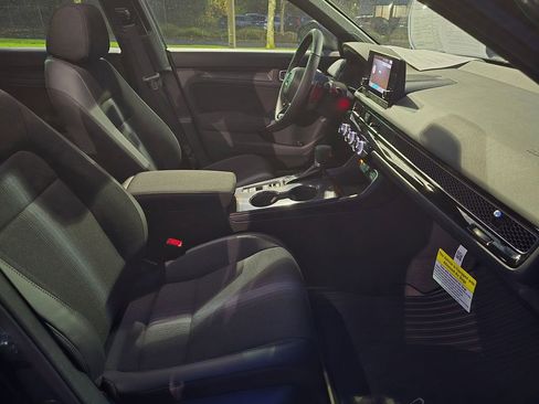 Certified 2025 Honda Civic Sport image 5