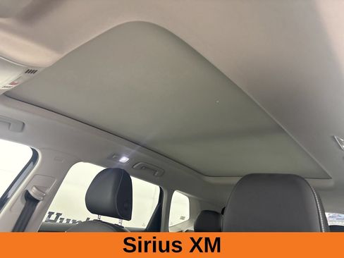 Used 2023 Volkswagen Taos SE w/ Panoramic Sunroof Package AWD/4WD image 12
