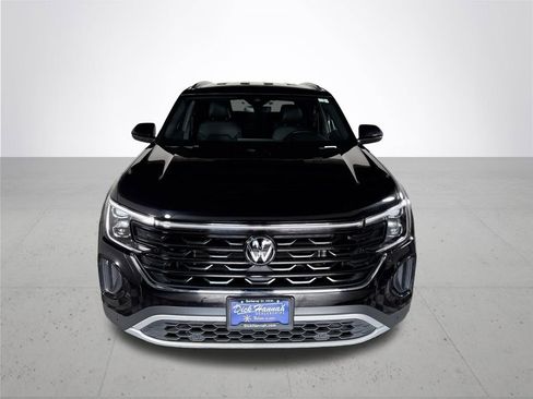 Used 2025 Volkswagen Atlas Cross Sport SE AWD/4WD image 3