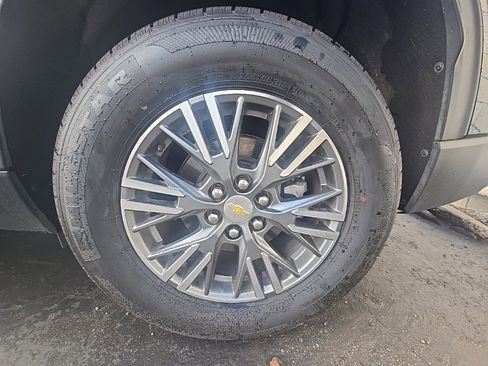 Used 2024 Chevrolet Traverse LT image 6