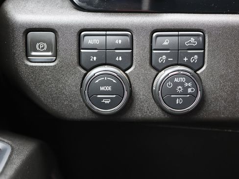 Certified 2024 Chevrolet Silverado 3500 LTZ w/ LTZ Premium Package image 42