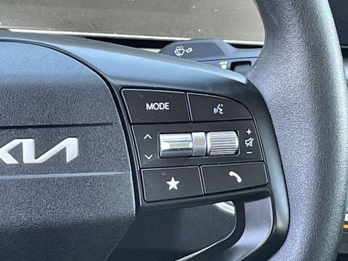Used 2025 Kia K4 FWD image 13