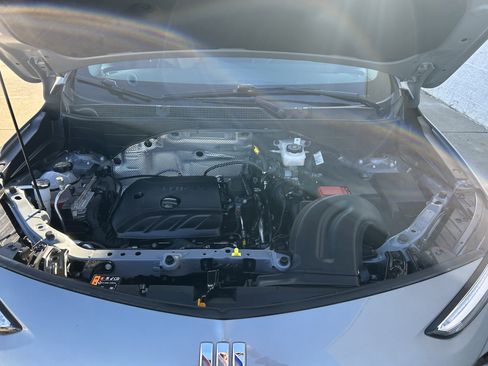 Used 2025 Buick Encore GX Avenir w/ Avenir Technology Package image 11