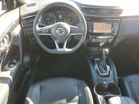 Used 2020 Nissan Rogue SL w/ Premium Package image 11