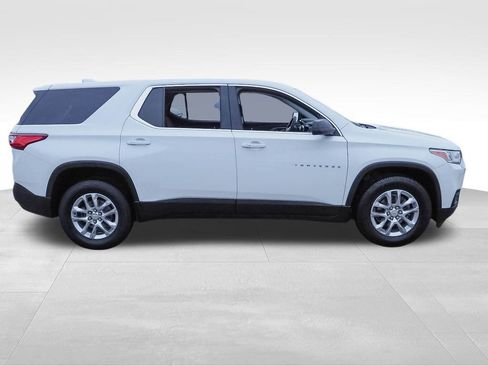 Used 2021 Chevrolet Traverse LS image 9