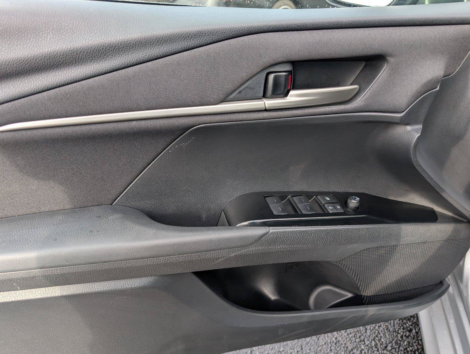 Used 2025 Toyota Camry LE FWD image 15