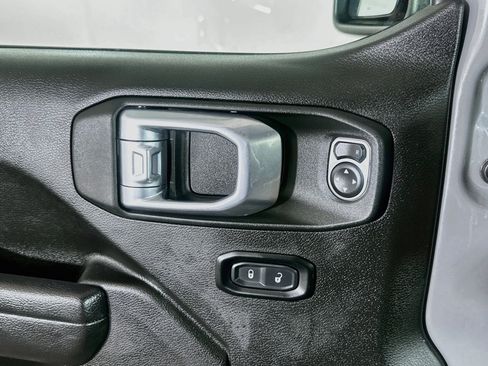 Used 2023 Jeep Wrangler Unlimited w/ Convenience Group AWD/4WD image 15