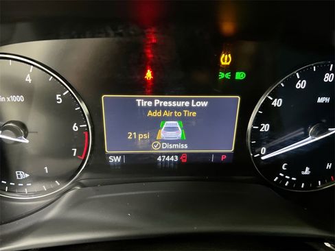 Used 2023 Buick Envision Preferred image 12