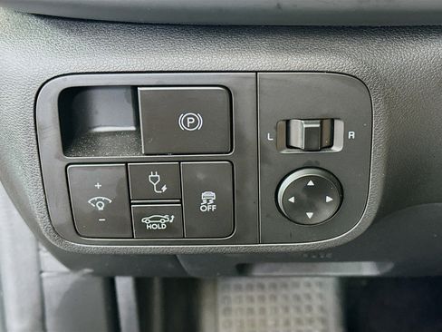 Used 2024 Hyundai Ioniq 6 SE RWD image 17