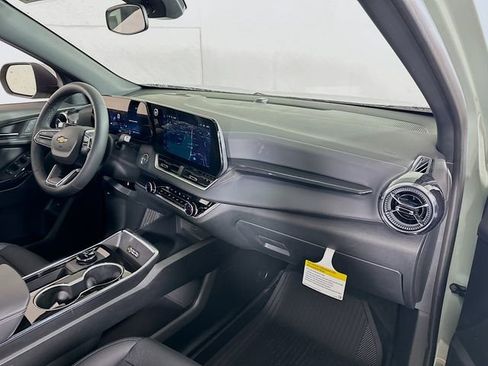 New 2026 Chevrolet Equinox LT w/ Convenience Package II image 29